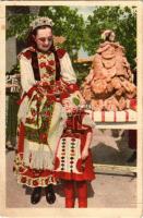 Körösfő, Izvoru Crisului (Kalotaszeg, Tara Calatei); Lakodalmi kalács. Foto Erdődy / Transylvanian folklore (gyűrődések / creases)
