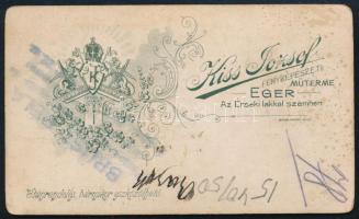 cca 1900 Katonatiszt portréja, kezében szivarral, vizitkártya Kiss József egri műterméből, 11x6,5 cm