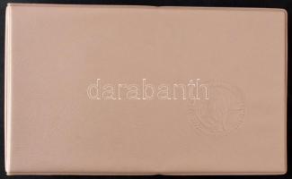 130 x 200 mm méretű, kétoldalas levélberakó 100 db küldemény részére, csavaros műbőr borítóval, új állapotban