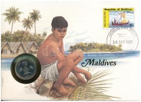 Maldív-szigetek 1982. 1R acél felbélyegzett borítékban, bélyegzéssel, német nyelvű leírással T:UNC Maldives 1982. 1 Rufiyaa steel in envelope with stamp, cancellation and a prospectus in german C:UNC