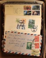 Kb 500 db külföldi küldemény, sok légipostával