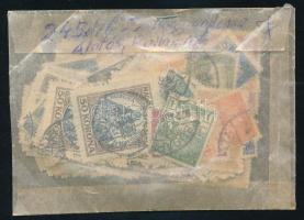 245 db főleg Arató-Parlament és néhány Nagy Madonna bélyeg mind hármaslyukasztással, kis zacskóban ömlesztve