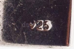 Ezüst (Ag) modern gyöngyházberakásos gyűrű, jelzett, hiányos berakással, méret: 51, bruttó: 6,2 g