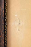 Olvashatatlan jelzéssel: Divatos hölgy portréja, 1910-es évek. Ceruza, papír. Kissé sérült. Üvegezet...