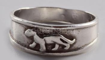 Ezüst (Ag) oroszlános gyűrű, jelzett, méret: 59, nettó: 2,9 g