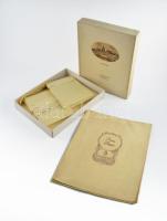 Vitéz Szénásy Béla 17 darab ivory levélpapír és 27 darab levélboríték, saját dobozban.