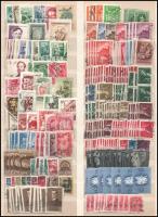 Többpéldányos összeállítás, főleg az 1930-as, 40-es 50-es évekből, A/4 berakólap 2 oldalán