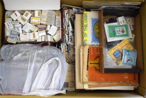 Hatalmas kartondobozban magyar és külföldi bélyegek, küldemények, képeslapok, érdekességek. Megnézendő anyag!