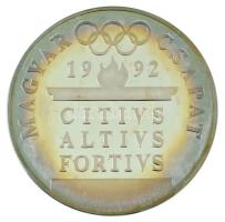 1990. "Magyar Csapat 1992 - CITIVS, ALTIVS, FORTIVS / Vívás" a Barcelonában rendezett nyári Olimpia alkalmából készült, jelzetlen Ag emlékérem tanúsítvánnyal, dísztokban. . Szign.: Papp László (1947-) (30,92g/0,925/42,5mm) T:AU (eredetileg PP) patina