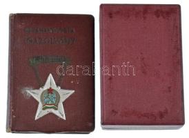 1953. "Sztahanovista" zománcozott fém kitüntetés, eredeti tokban, viselői igazolvánnyal T:...