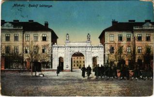 Miskolc, Rudolf laktanya, K.u.K. katonák (kopott sarkak / worn corners)