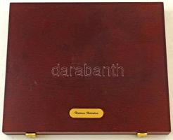 "Historia Helvetica" fa éremtartó kazetta, 12 férőhellyel, használt, de jó állapotban