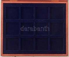 Fa éremtartó kazetta, 12 férőhellyel, használt, de jó állapotban