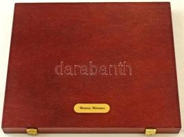 "Historia Helvetica" fa éremtartó kazetta, 12 férőhellyel, használt, de jó állapotban