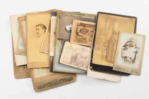 kb 20 darabos fotó tétel, benne Klösz és egyéb érdekes műtermek, feliratozott fotók vizitkártya és kabinetfotók