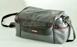 Praktica MTL 50 fényképezőgép Pentacon auto 1.8/50 objektívvel, hozzá tokban Vivitar Series 1 objektív, kiegészítőkkel, táskában.