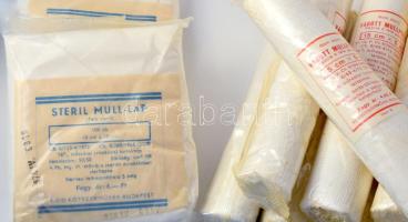 cca 1970 Egészségügyi rajtáska, valószínűleg úttörők által, hadijáték kellékeként használt elsősegél...