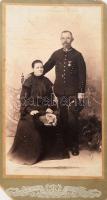 cca 1900 Selmecbányai bányatiszt és felesége fotója, Baker A. Selmecbánya műterméből, sh., 20,5x11 cm