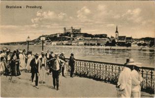 Pozsony, Pressburg, Bratislava; látkép, vár, sétálók. G. Jilovsky / general view, castle, walkers (EK)