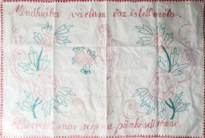 Kézzel hímzett konyhai falvédő, "Mindhiába vártam, ősz is lett azóta, Elhervadt már régen a pünkösdi rózsa" felirattal, 42x68 cm