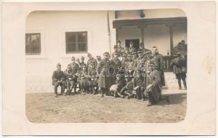 1928 Sáros, Soars (?); Román katonák csoportja / Romanian military, group of soldiers. photo (fl)
