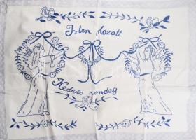 Hímzett fali terítő, "Isten hozott kedves vendég" felirattal, 53x72 cm