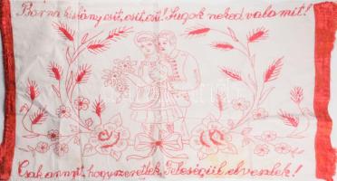 Hímzett fali terítő, "Barna kislány csit csit csit, Sugok neked valamit, Csak annyit hogy szeretlek, Feleségül elveszlek" felirattal, 43x70 cm