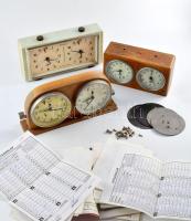 Sakkóra tétel: 3 darab kissé hiányos sakkóra, sakk írólapok, hátlapok.