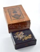 Nemesi címeres festett fa doboz XIX. sz. kulcs nélkül, 20x28 cm, benne még egy kisebb méretű festett...