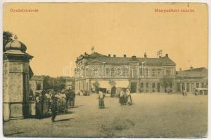 Gyulafehérvár, Karlsburg, Alba Iulia; Hunyadi tér, piac, Fürst M. Dávid üzlete,, hirdetőoszlop. W.L. 3162. / square, shops, market, advertising column (ázott / wet damage)