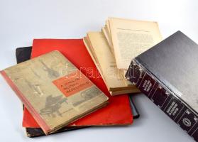 Egy ládányi vegyes könyv benne Magyar Művelődéstörténet sorozat reprint kötete Veres Péter első kiad...