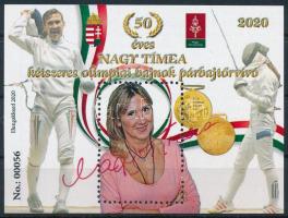 2020 50 éves Nagy Tímea kétszeres olimpiai bajnok párbajtőrvívó emlékív, dedikált példány No.:00056