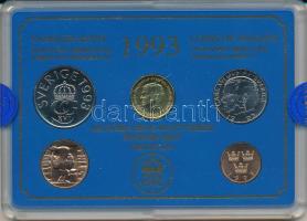 Svédország 1993. 50ö - 10K (4xklf) forgalmi sor műanyag tokban, emlékéremmel T:UNC  Sweden 1993. 50 Öre - 10 Kronor (4xdiff) coin set in plastic case, with an commemorative medallion C:UNC