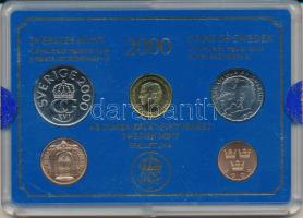 Svédország 2000. 50ö - 10K (4xklf) forgalmi sor műanyag tokban, emlékéremmel T:UNC karcos tok Sweden 2000. 50 Öre - 10 Kronor (4xdiff) coin set in plastic case, with an commemorative medallion C:UNC scratched case