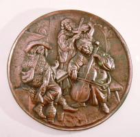 Mulatozók. Bronzírozott alumínium falitál, d: 28 cm