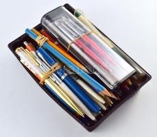 Zacskónyi sokdarabos toll és ceruza tétel