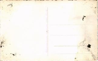 Székelyudvarhely, Odorheiu Secuiesc (?); kaszáját kalapáló munkás / peasant. Kováts photo (Rb)