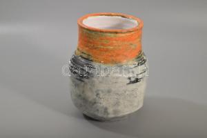 Gorka Lívia (1925-2011): Váza. Többszínű mázzal fedett kerámia, jelzett, hibátlan, m: 17 cm /// Lívia Gorka (1925-2011): Vase. Ceramic covered with multicolored glaze, signed, flawless, height: 17 cm.