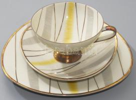 Bavaria mid-century egyszemélyes reggeliző szett, csésze alátéttel és desszertes tányér. Jelzett, minimális kopással, d: 19,5 cm