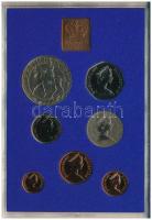 Nagy-Britannia 1977. 1/2p-50p (7xklf) hivatalos forgalmi sor lezárt dísztokban, borítékban, közte 19...