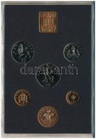 Nagy-Britannia 1976. 1/2p-50p (6xklf) hivatalos forgalmi sor lezárt dísztokban, borítékban + "1...