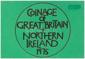 Nagy-Britannia 1975. 1/2p-50p (6xklf) hivatalos forgalmi sor lezárt dísztokban, borítékban + "1975. Elizabeth R / Royal Mint" verdei zsetonnal T:PP Great Britain 1975. 1/2 New Penny - 50 New Pence (6xdiff) official coin set in sealed case, in envelope + with "1975. Elizabeth R / Royal Mint" jeton C:PP