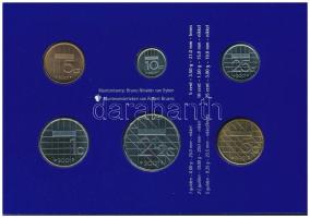 Hollandia 2001. 5c-5G (6xklf) forgalmi sor karton dísztokban, fólia borítékban T:UNC Netherlands 200...