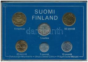Finnország 1983. 5p-5M (6xklf) forgalmi sor műanyag tokban T:AU, kis patina Finland 1983. 5 Pennia - 5 Markkaa (6xdiff) coin set in plastic case C:AU, small patina