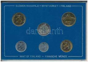 Finnország 1983. 5p-5M (6xklf) forgalmi sor műanyag tokban T:AU, kis patina
Finland 1983. 5 Pennia ...