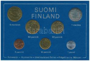 Finnország 1975. 1p-5M (7xklf) forgalmi sor kartonon, műanyag tok nélkül T:UNC Finland 1975. 1 Penni - 5 Markkaa (7xdiff) coin set on cardboard, without plastic case C:UNC