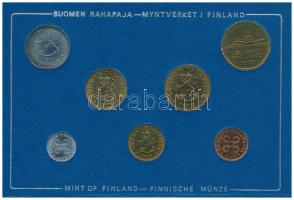 Finnország 1975. 1p-5M (7xklf) forgalmi sor kartonon, műanyag tok nélkül T:UNC
Finland 1975. 1 Penn...