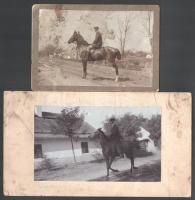 1904, 1908 2 db lovas fotó szentmiklósi Novák Kamill belügyminiszteri fogalmazóról, sérülésekkel, 9×13 és 8×14 cm