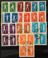 Néhány száz vegyes külföldi bélyeg sok sport motívummal, sorokkal 6 lapos közepes berakóban