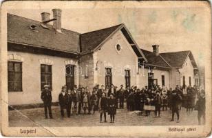Lupény, Lupeni; vasútállomás / Edificiul garei. Jiul Cultural / railway station (EB)